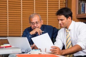 Educación financiera básica para adultos endeudados en Austin