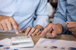 Qué hacer con las deudas compartidas