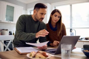 Cómo negociar deudas en español