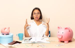 Cómo evitar un wage garnishment por deudas